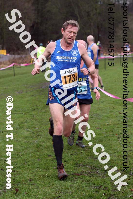 Mens veterans Durham Cathedral Cross Country Relays, Maiden Castle, Durham. Photo: David T. Hewitson/Sports for All Pics